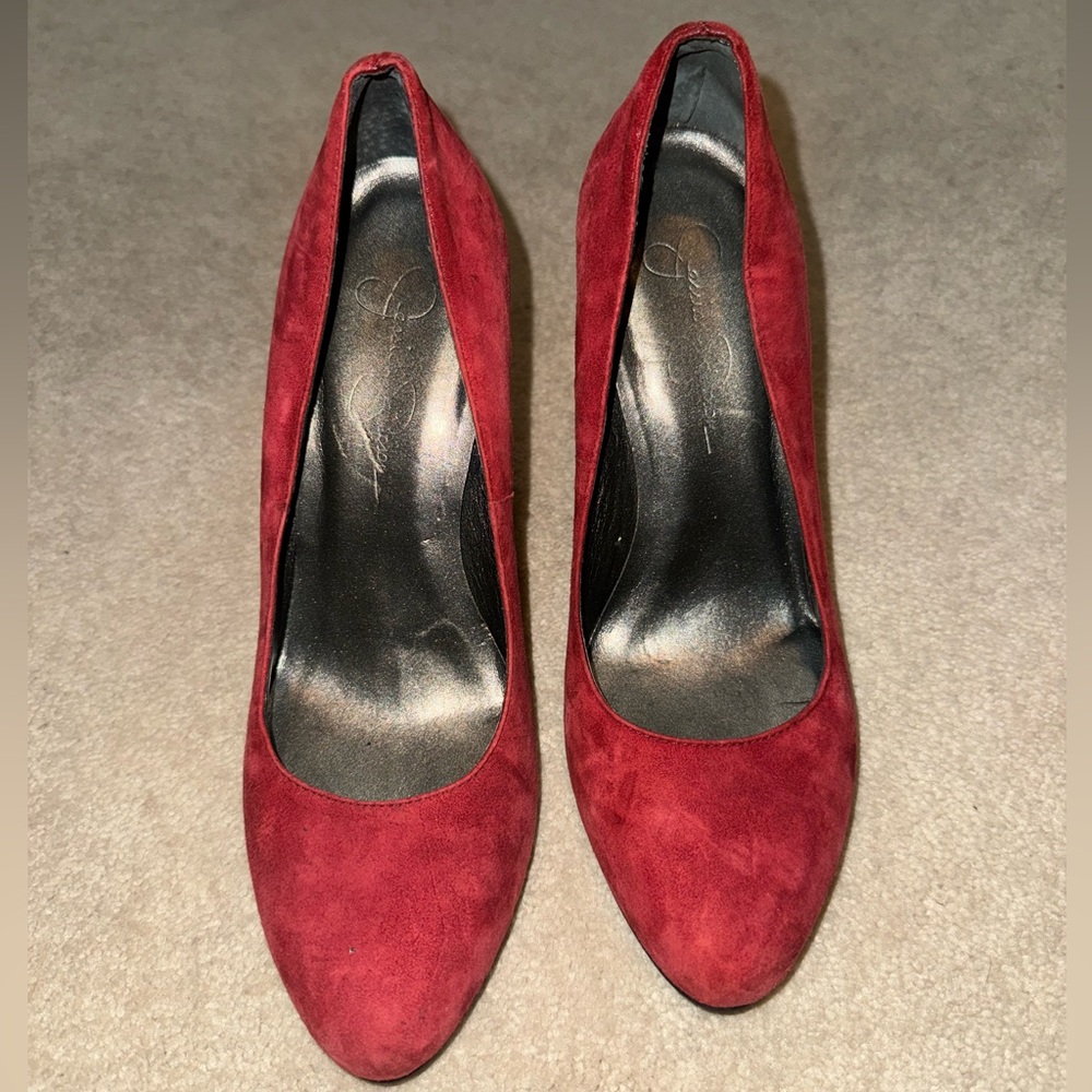 Size 7.5 Red Suede Women's Pumps